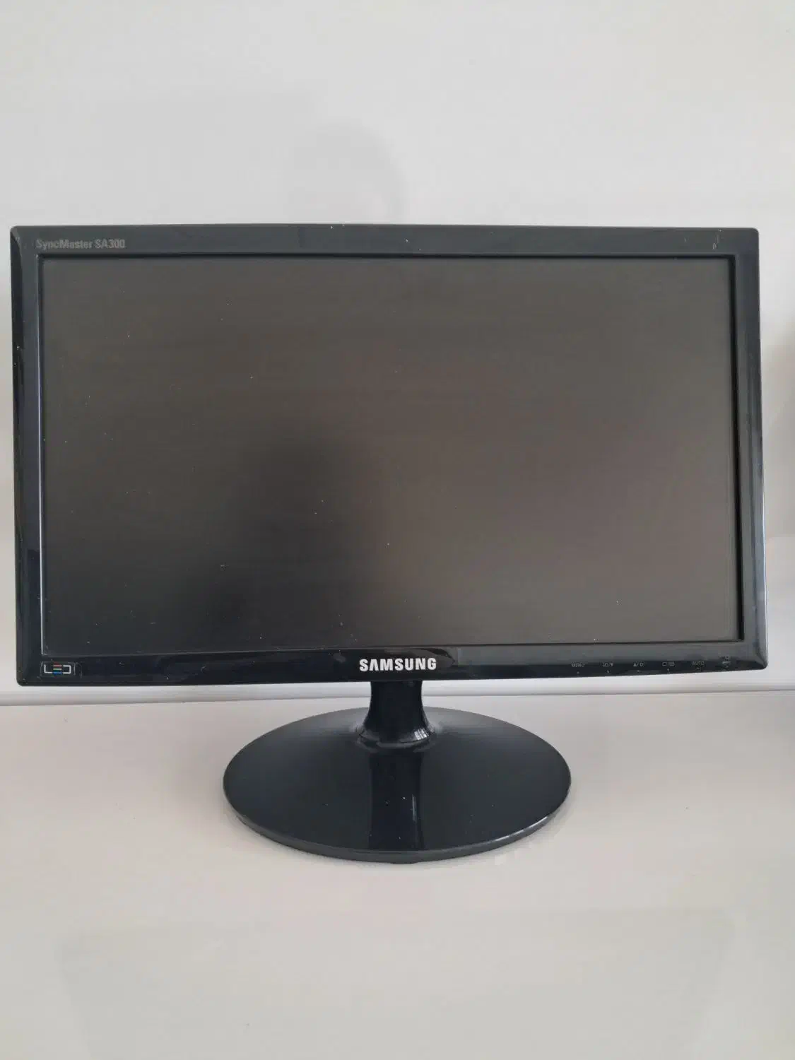 مانیتوراستوک ۱۷اینچ تا ۲۲|قطعات و لوازم جانبی رایانه|صدرا-فارس, فاز ۱|دیوار