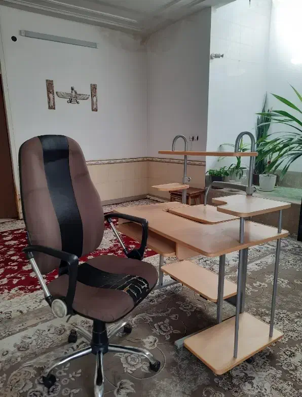 میز کامپیوتر زیبا با قیمت مناسب|میز تحریر و کامپیوتر|شیراز, دست خضر|دیوار
