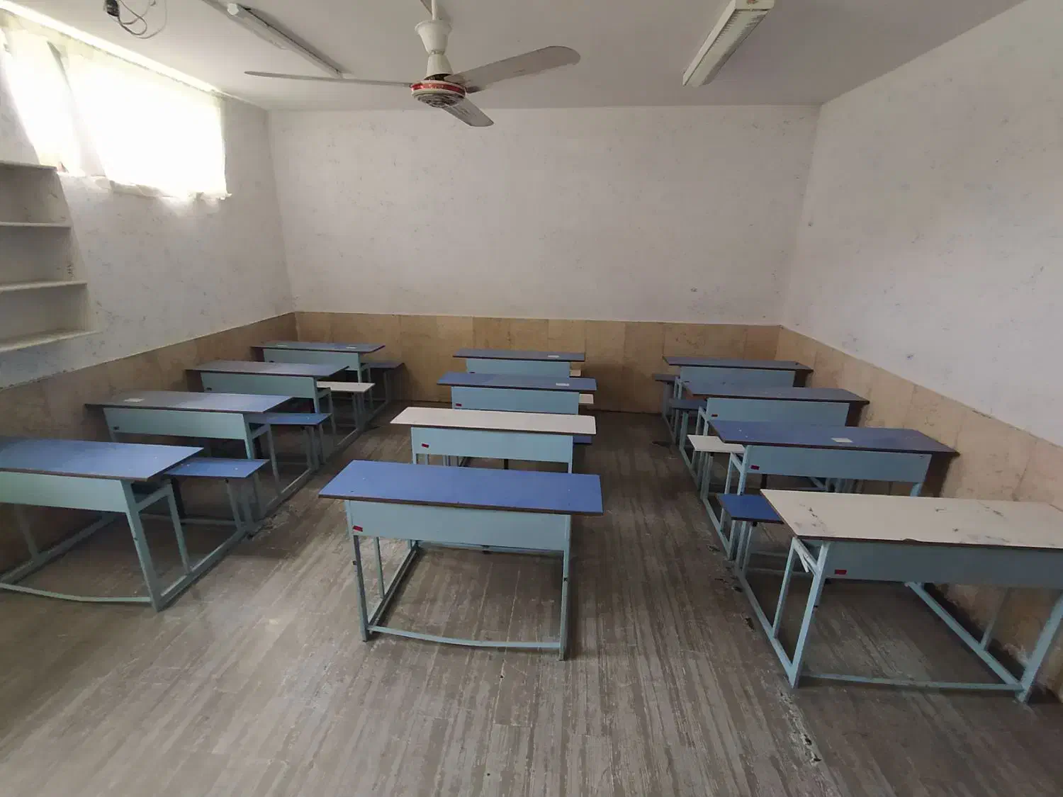 دبیر (آقا) ادبیات برای متوسطه ی اول|استخدام آموزشی|شیراز, شهرک گلستان|دیوار
