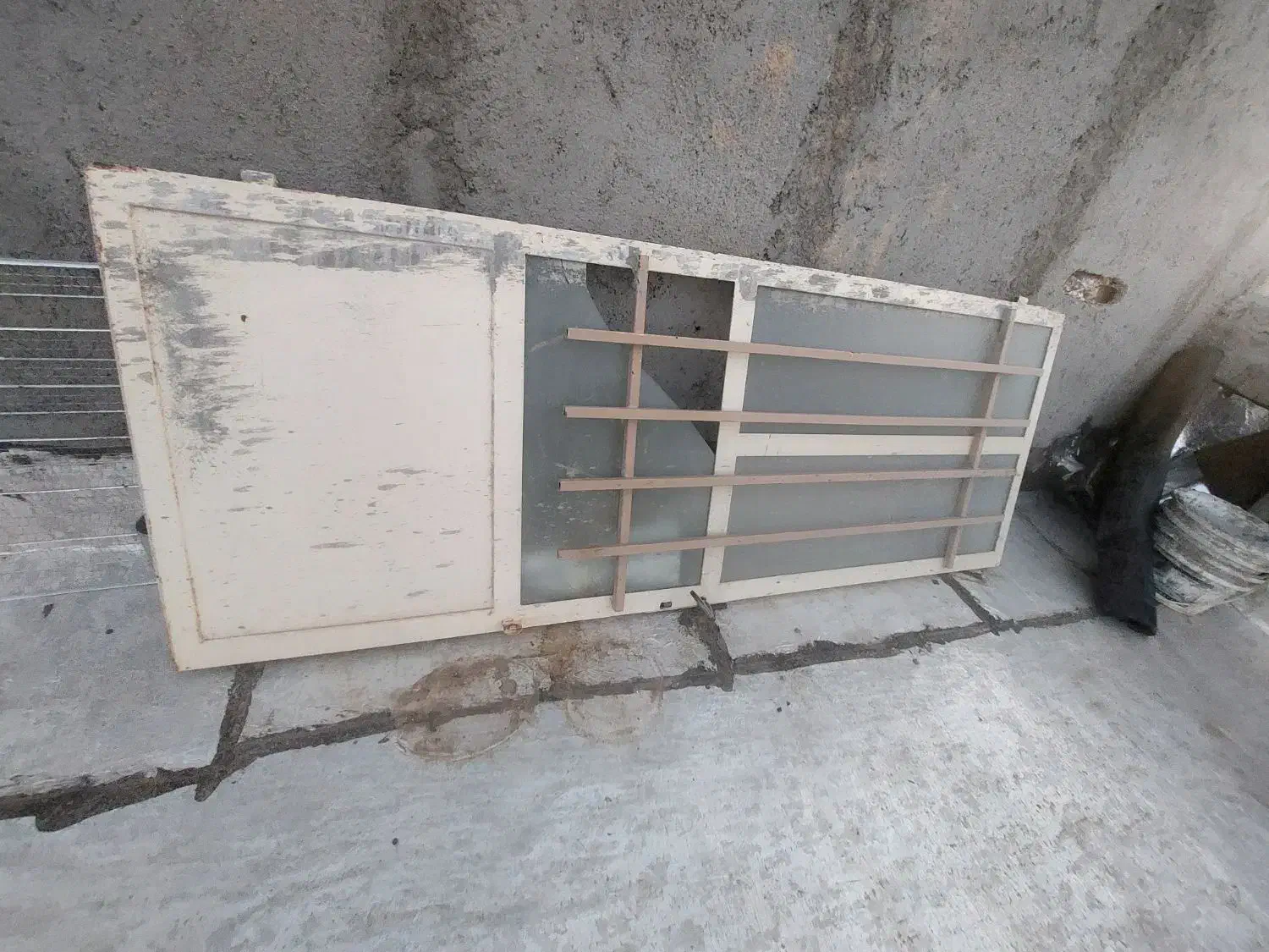 درب یک ونیم لنگه با محافظ و بدون هیچ پوسیدگی|مصالح و تجهیزات ساختمان|شاهرود, |دیوار