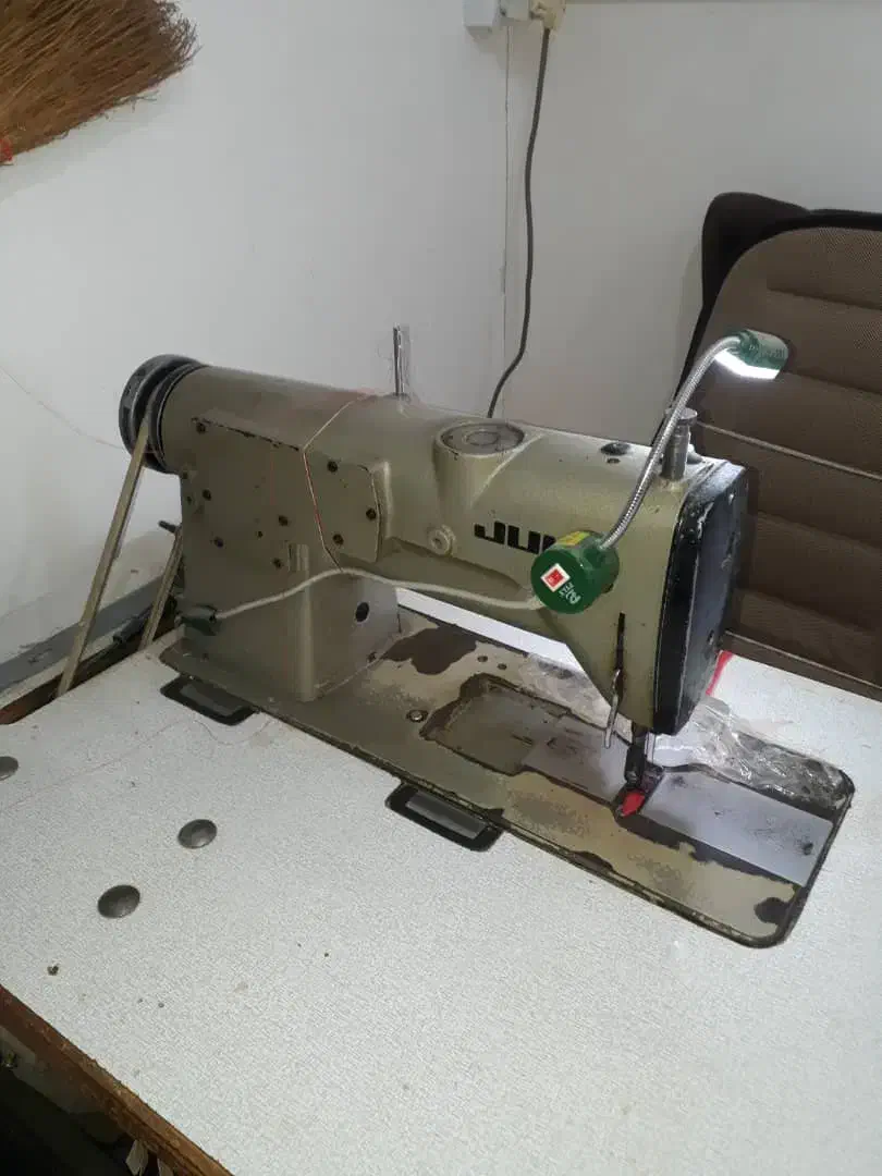 دو سوزنه ژوکی|چرخ خیاطی و ریسندگی|لوندویل, |دیوار