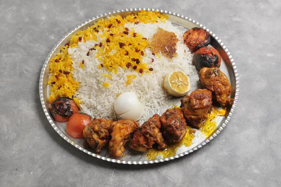 بیرونبرشهاب جنوب|خوردنی و آشامیدنی|شیراز, ماه فیروزان|دیوار
