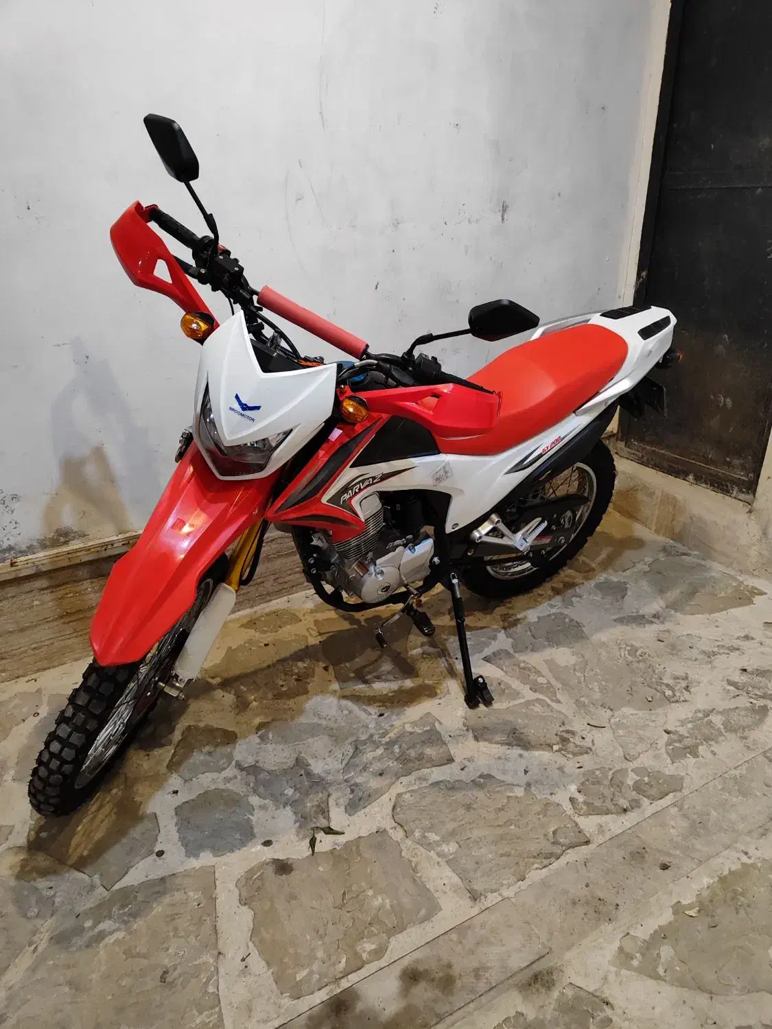 تریل پرواز صفر|موتورسیکلت|رشت, منظریه|دیوار