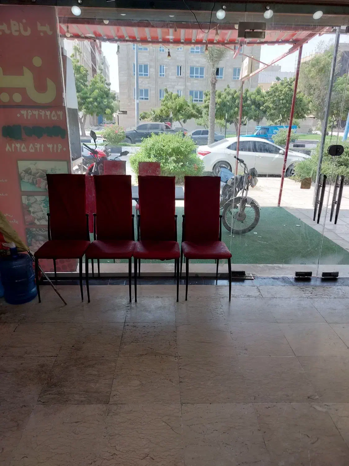 استخدام آشپز و ظرفشور رستوران|استخدام خدمات فروشگاه و رستوران|قشم, |دیوار