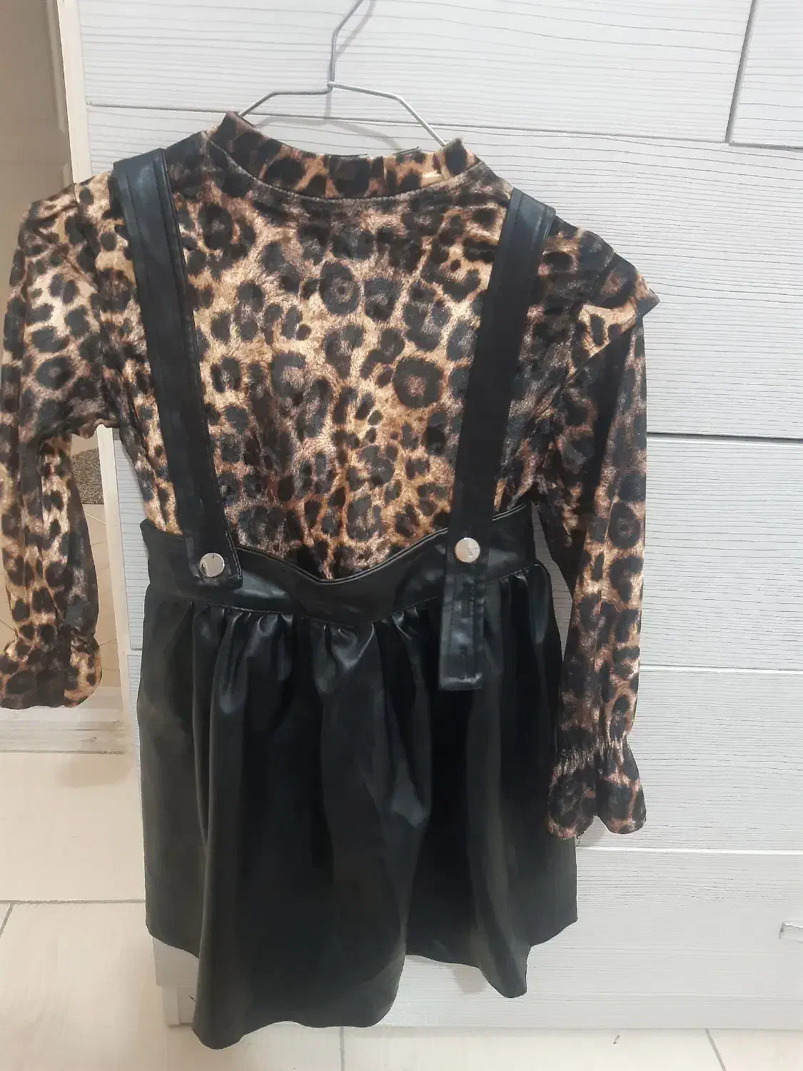 لباس بچه|کفش و لباس بچه|قم, شاه سید علی|دیوار