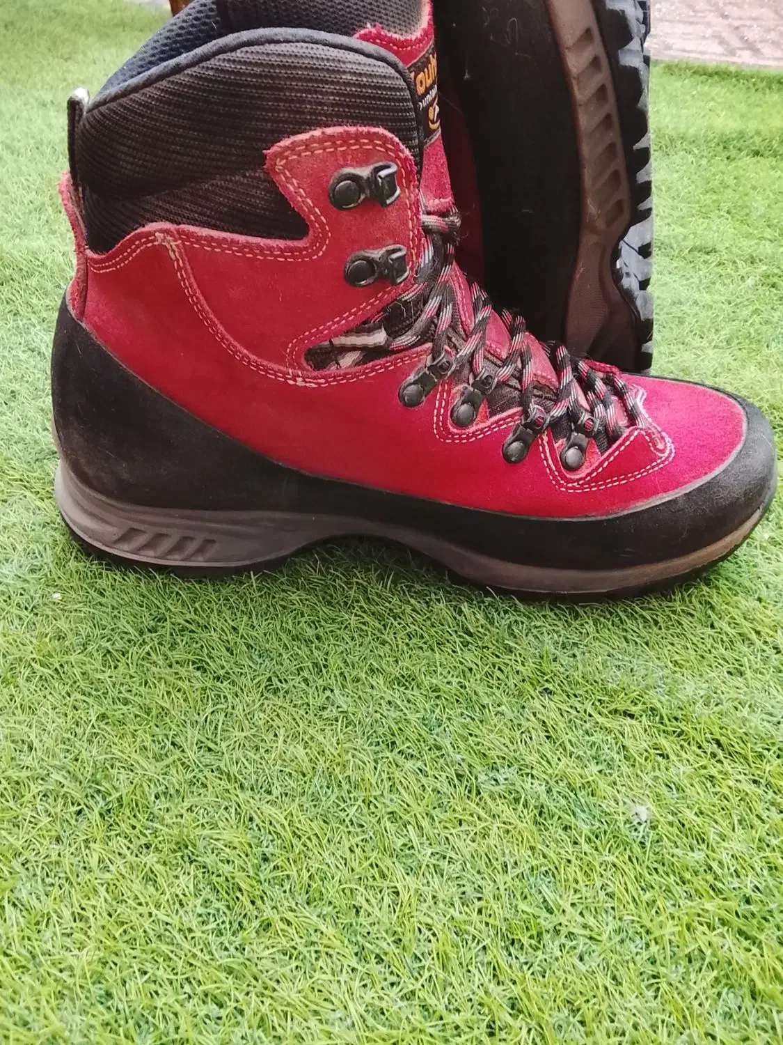 کفش کوه|کوهنوردی و کمپینگ|پردیس, فاز ۴|دیوار