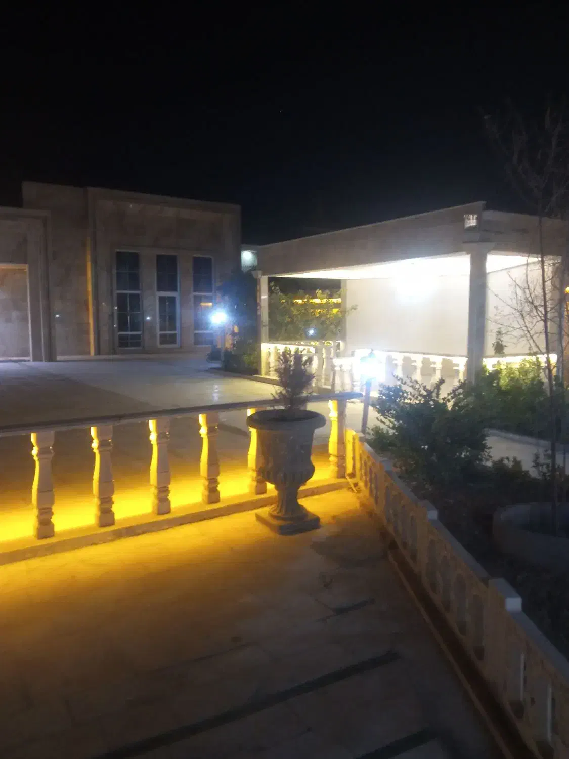 اجاره باغ ویلا عمارت اوا|اجارهٔ کوتاهمدت ویلا و باغ|مشهد, دهشک|دیوار