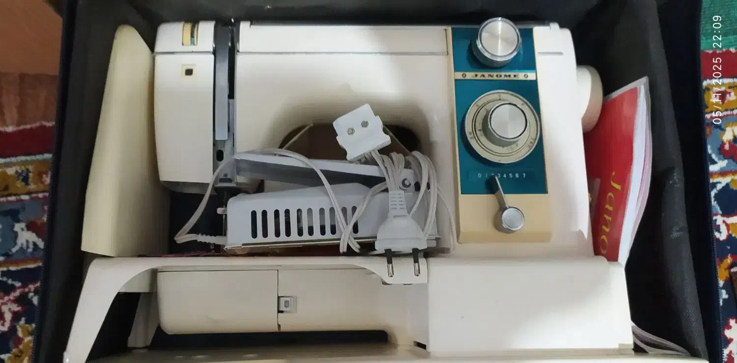 چرخ خیاطی ژانومه 813|چرخ خیاطی و ریسندگی|تربت جام, تیپ ۳۸ زرهی تربت جام|دیوار