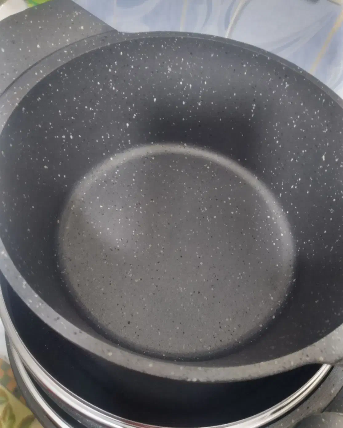 قابلمه چدن و تفلون|ظروف پخت‌وپز|باقرشهر, |دیوار