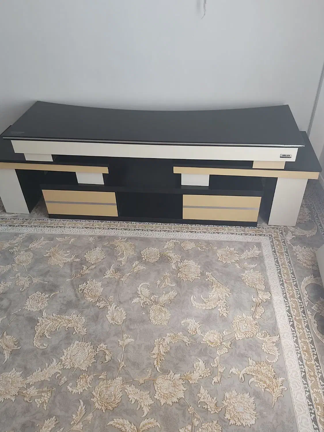 فروش پشتی .. زیر تلویزیون ..تلویزون گبه|پشتی|جوانرود, |دیوار