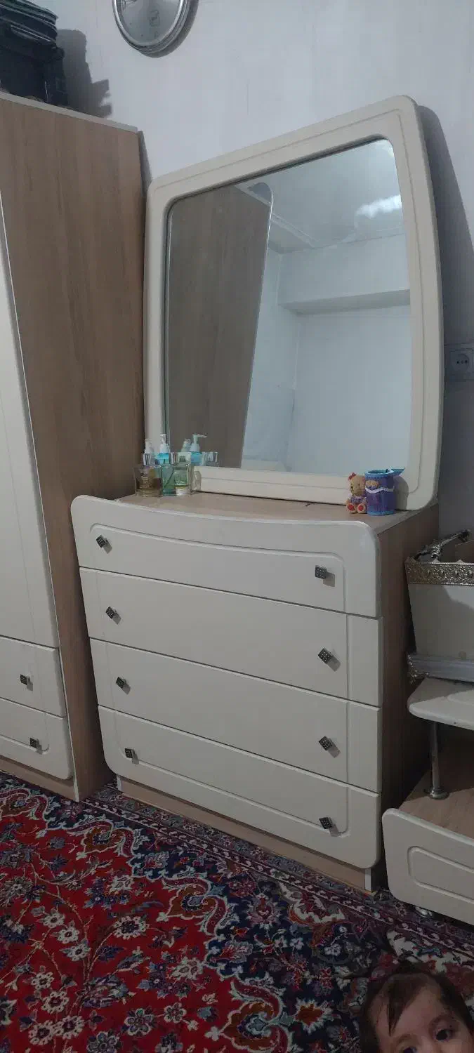 سرویس خواب شیک وسرویس خواب کودک وفرش|تخت و سرویس خواب|همدان, |دیوار