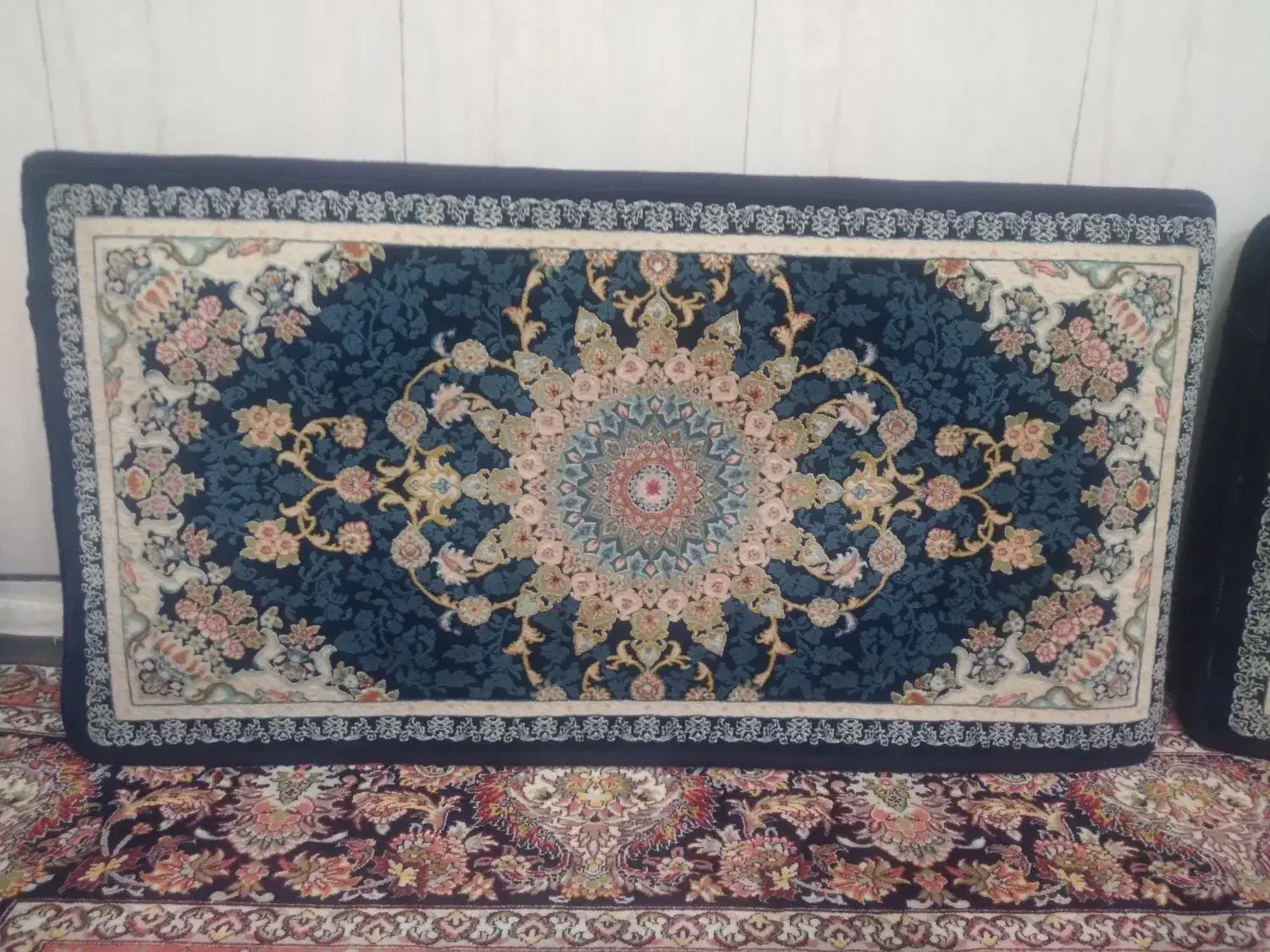 پشتی در حد نو دوجفت|پشتی|گناباد, |دیوار