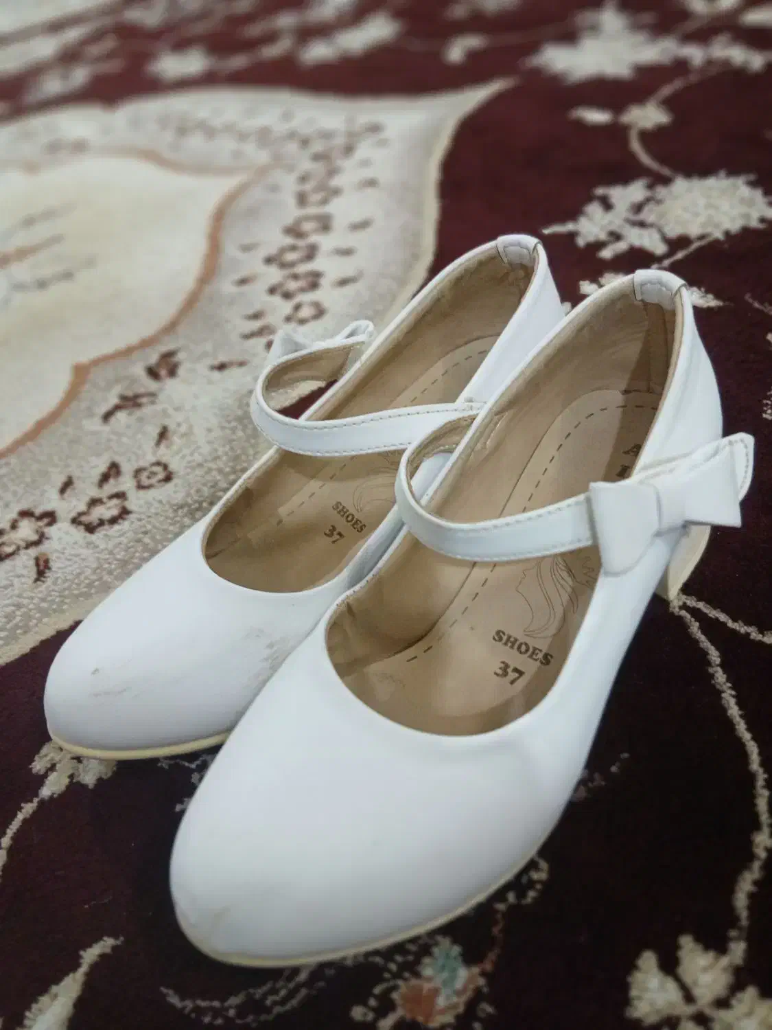 کفش|کیف، کفش، کمربند|آباده, |دیوار