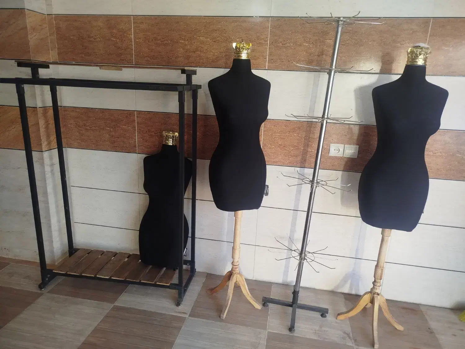 رگال ،چوب کار،مانکن ،دوربین مودم و سایر اقلام|فروشگاه و مغازه|ایلام, |دیوار