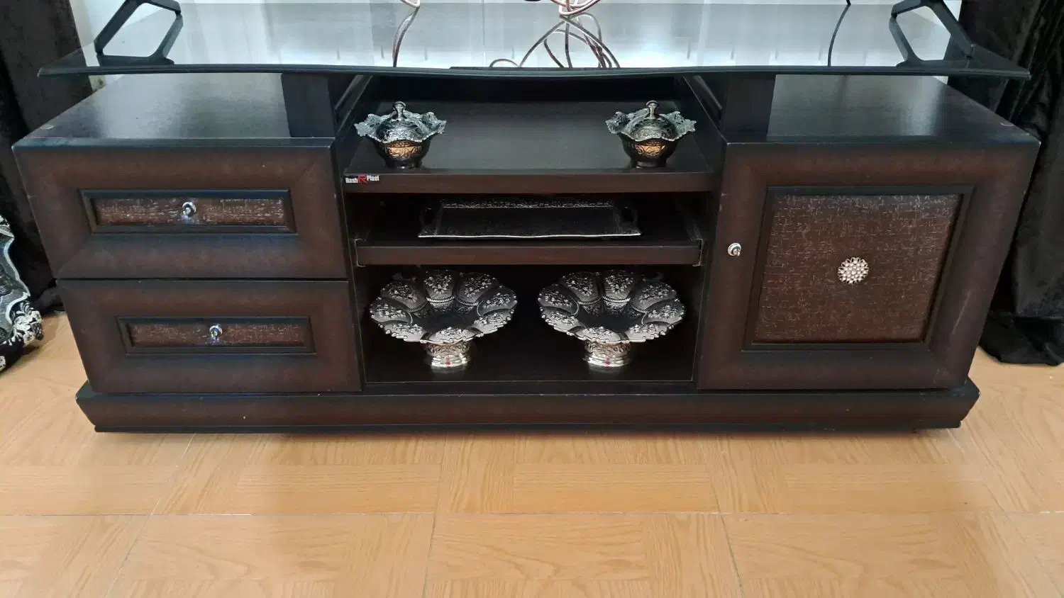 میز چوبی(ورق بزنید)|بوفه، ویترین، کنسول|زنجان, |دیوار