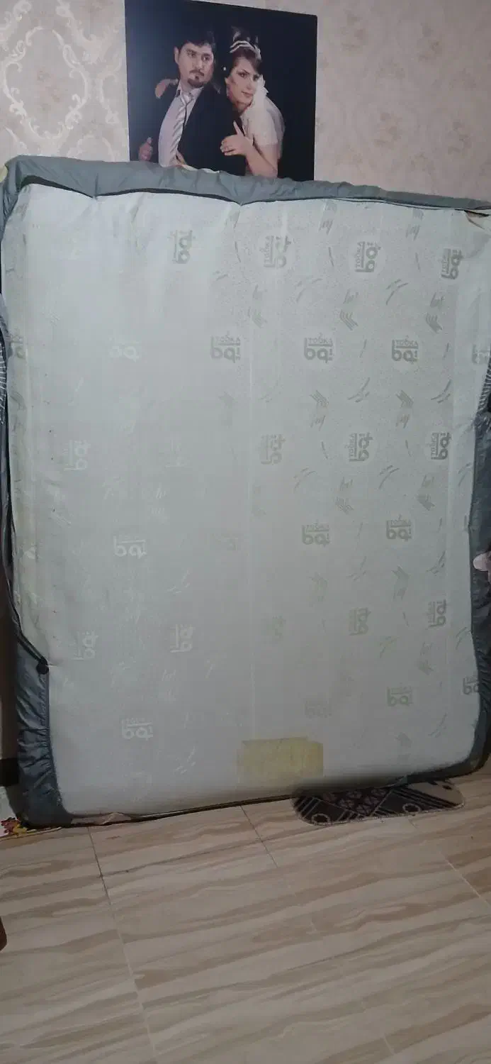 تشک دونفره فنری سالم وتمیز|تخت و سرویس خواب|رشت, حمیدیان|دیوار