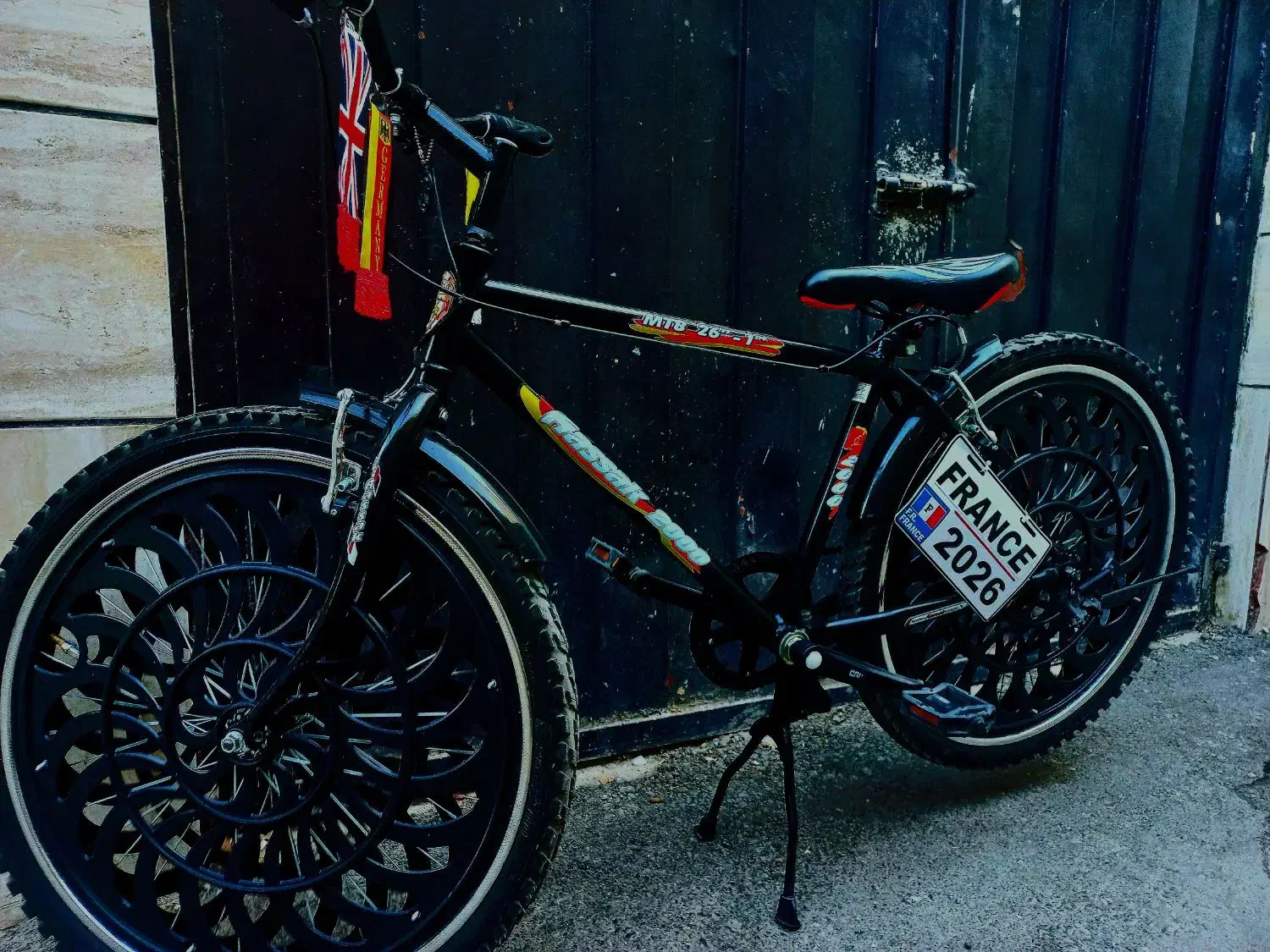 دوچرخه اسپرت ۲۶ دماوند|دوچرخه، اسکیت، اسکوتر|مشهد, کوه سنگی|دیوار