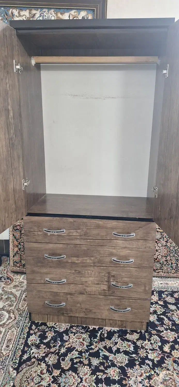 کمد لباس سالم بدون خط وخش|جاکفشی، کمد، دراور|قم, بنیاد|دیوار