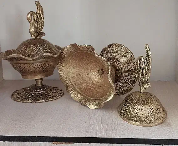 قندان برنز اصل قدیمی تزئینی دکوری|صنایع دستی و سایر لوازم تزئینی|قم, بنیاد|دیوار