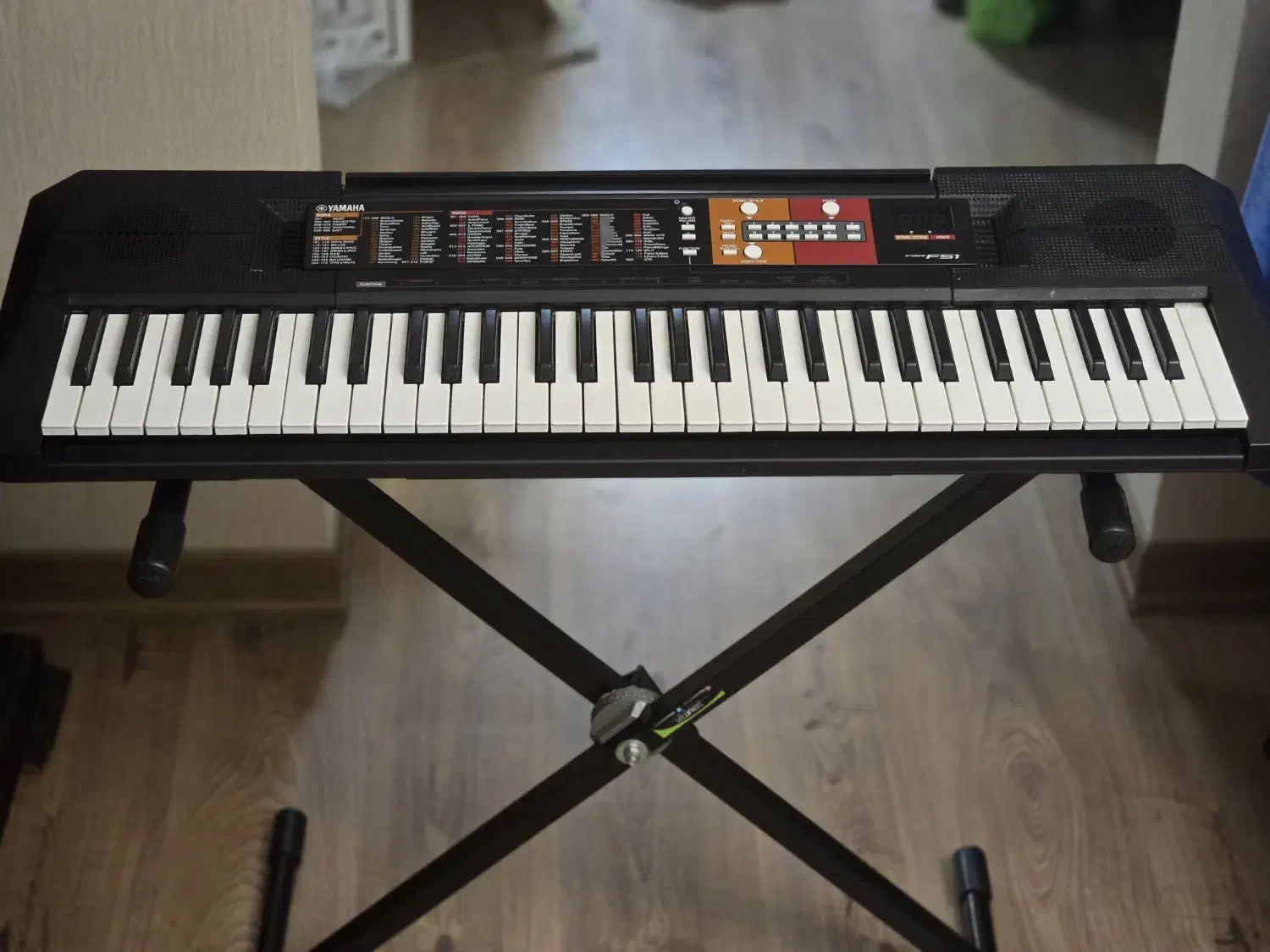 ارگ YAMAHA مدل F51 نو به همراه صندلی و پایه زیر|پیانو، کیبورد، آکاردئون|تهران, پردیسان|دیوار