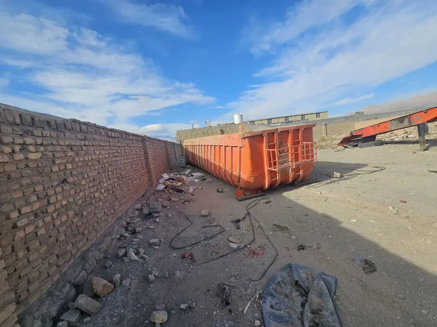 کمپرس|خودرو سنگین|مهریز, |دیوار