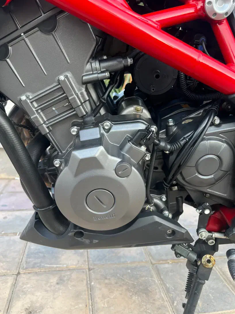 بنلی جفت مدل ۹۹ تمیز|موتورسیکلت|اصفهان, آبشار|دیوار