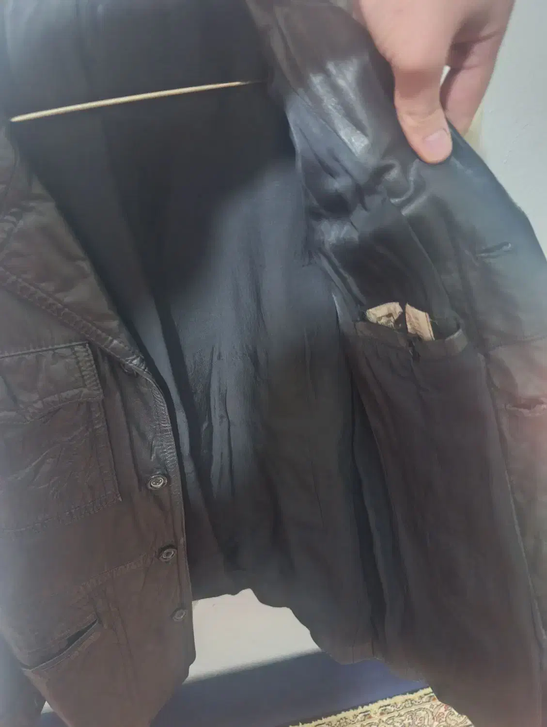 کت چرم درحد نو|لباس|صحنه, |دیوار