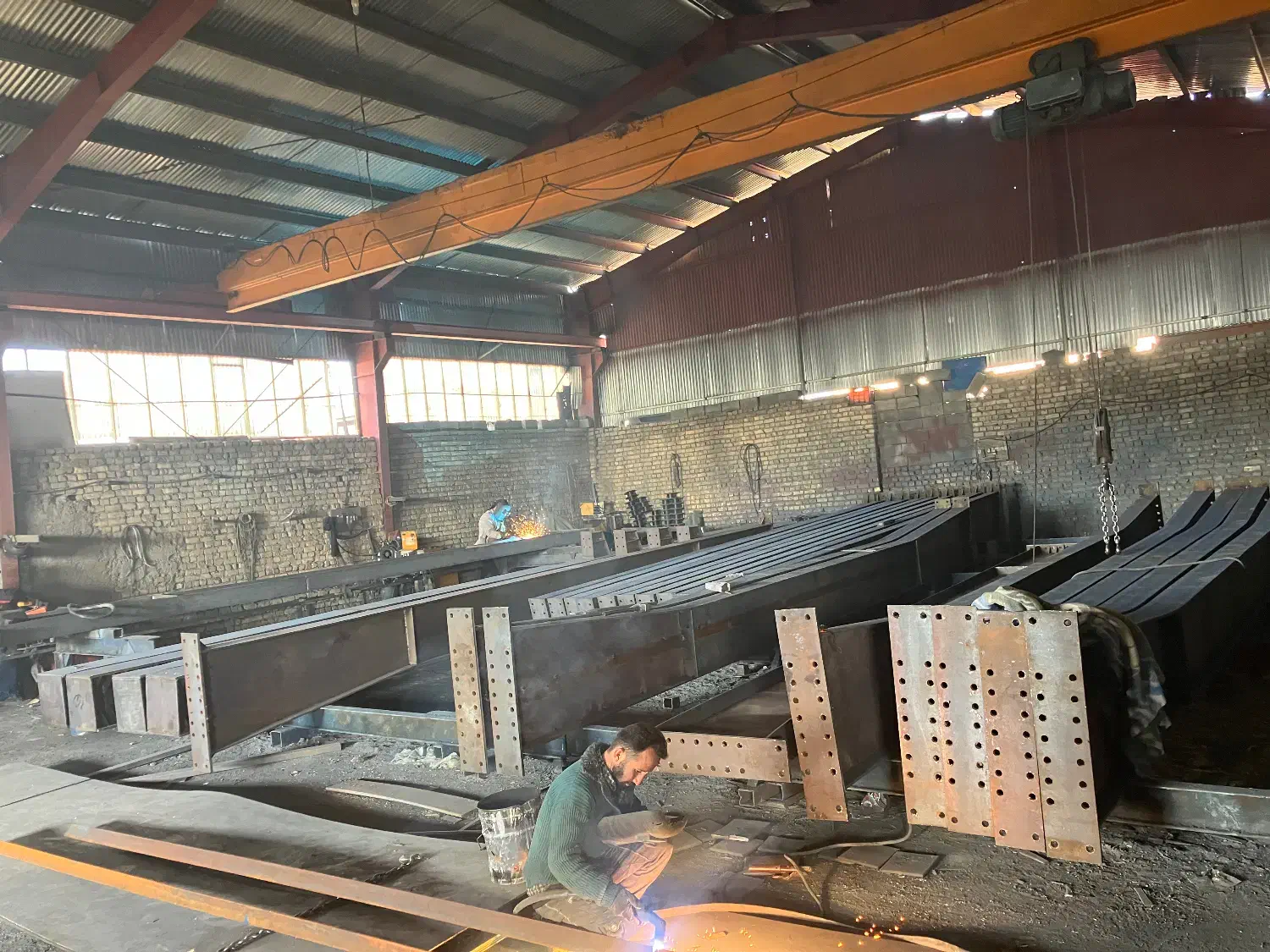 نیازمند همکار((کارگر)) در اهنگری شهرک صنعتی شهابیه|استخدام معماری، عمران و ساختمانی|خمین, |دیوار