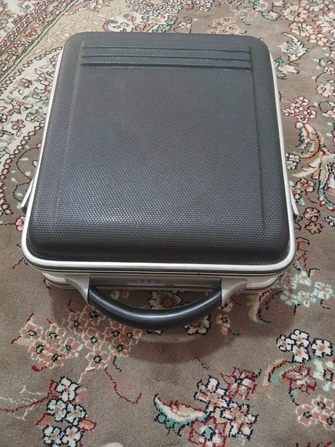 کیف لبتاب|کیف، کفش، کمربند|قم, وادی السلام|دیوار