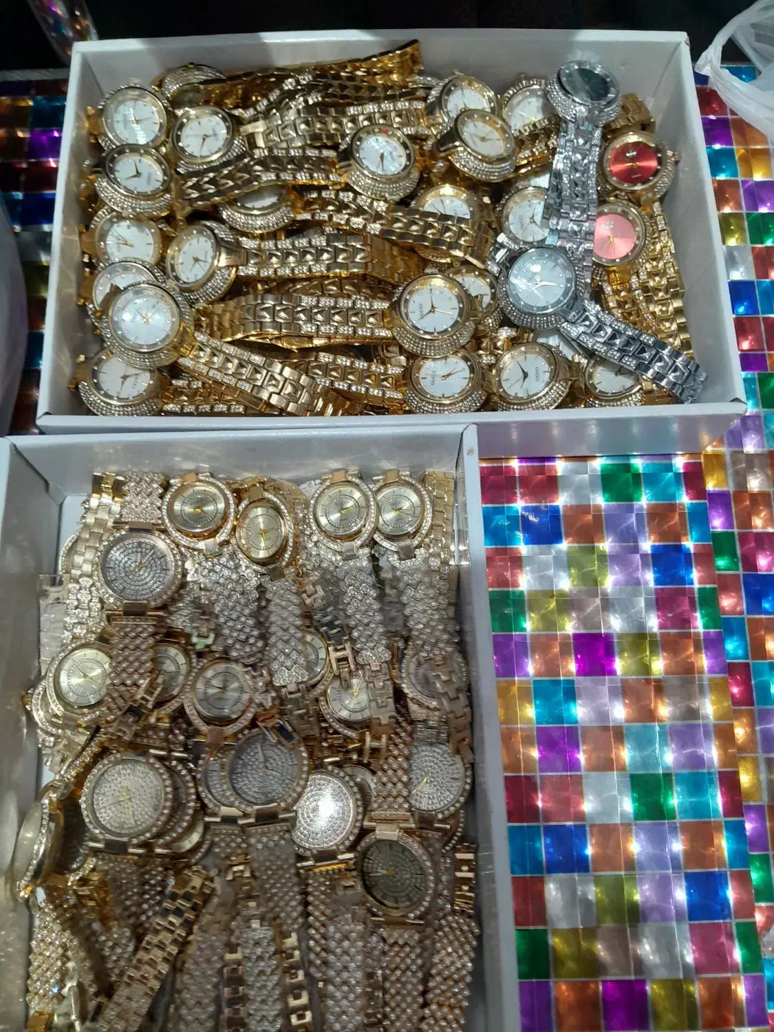 ۲۰۰دستگاه ساعت در تنوع مختلف بند فلزی و چرمی|ساعت|اردبیل, |دیوار