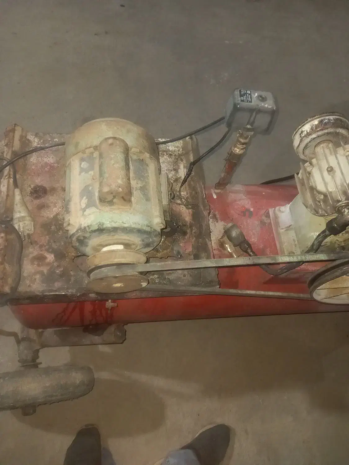 پمپ باد چرخ دار|ابزارآلات|چهارباغ, |دیوار