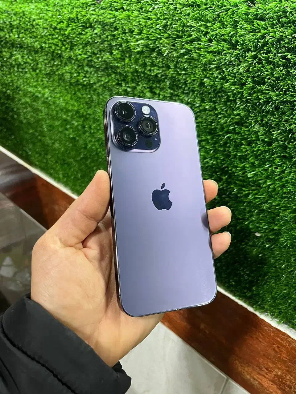 آیفون 14 پرومکس|موبایل|چمستان, |دیوار