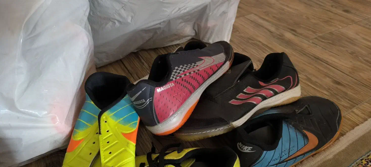 کفش سالنی|ورزش‌های توپی|ملایر, |دیوار