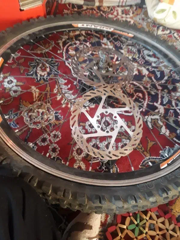 لاستیک دوچرغ وتعدادی لوازم رینگ|دوچرخه، اسکیت، اسکوتر|کرج, حصارک بالا|دیوار