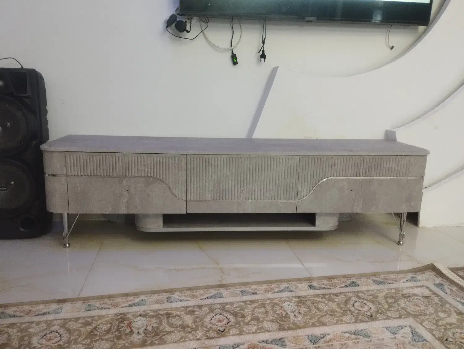 آینه کنسول و میز تی وی و جاکفشی|بوفه، ویترین، کنسول|پردیس, فاز ۲|دیوار