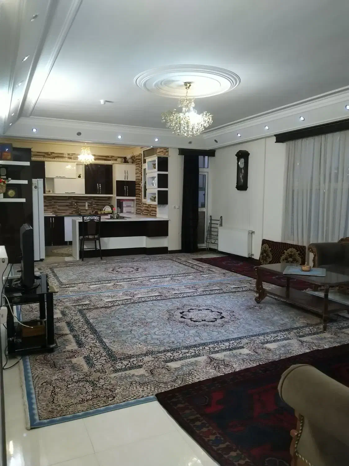 آپارتمان شیک در محله باکلاس و فرهنگی|فروش آپارتمان|قم, باغ کرباسی|دیوار