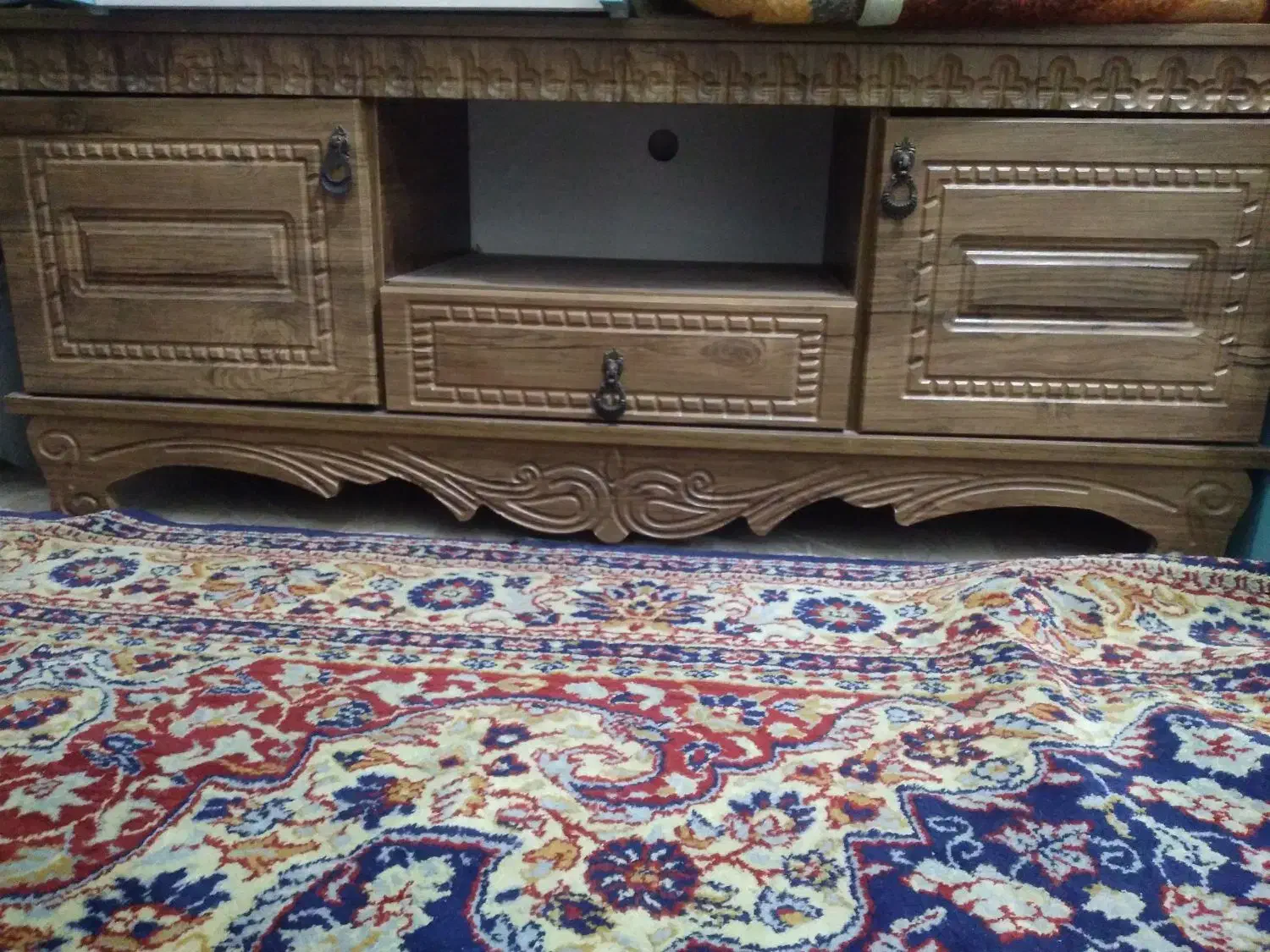 میز تلویزیون خیلی خیلی سالم بدون خط خش بهترین قیمت|میز تلویزیون|پیشوا, |دیوار