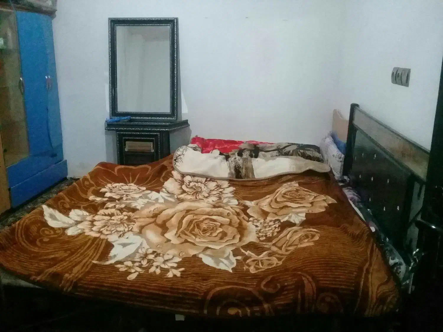 تخت دونفره|تشک تختخواب|تربت‌حیدریه, کوی شهید احمدزاده ملکی|دیوار