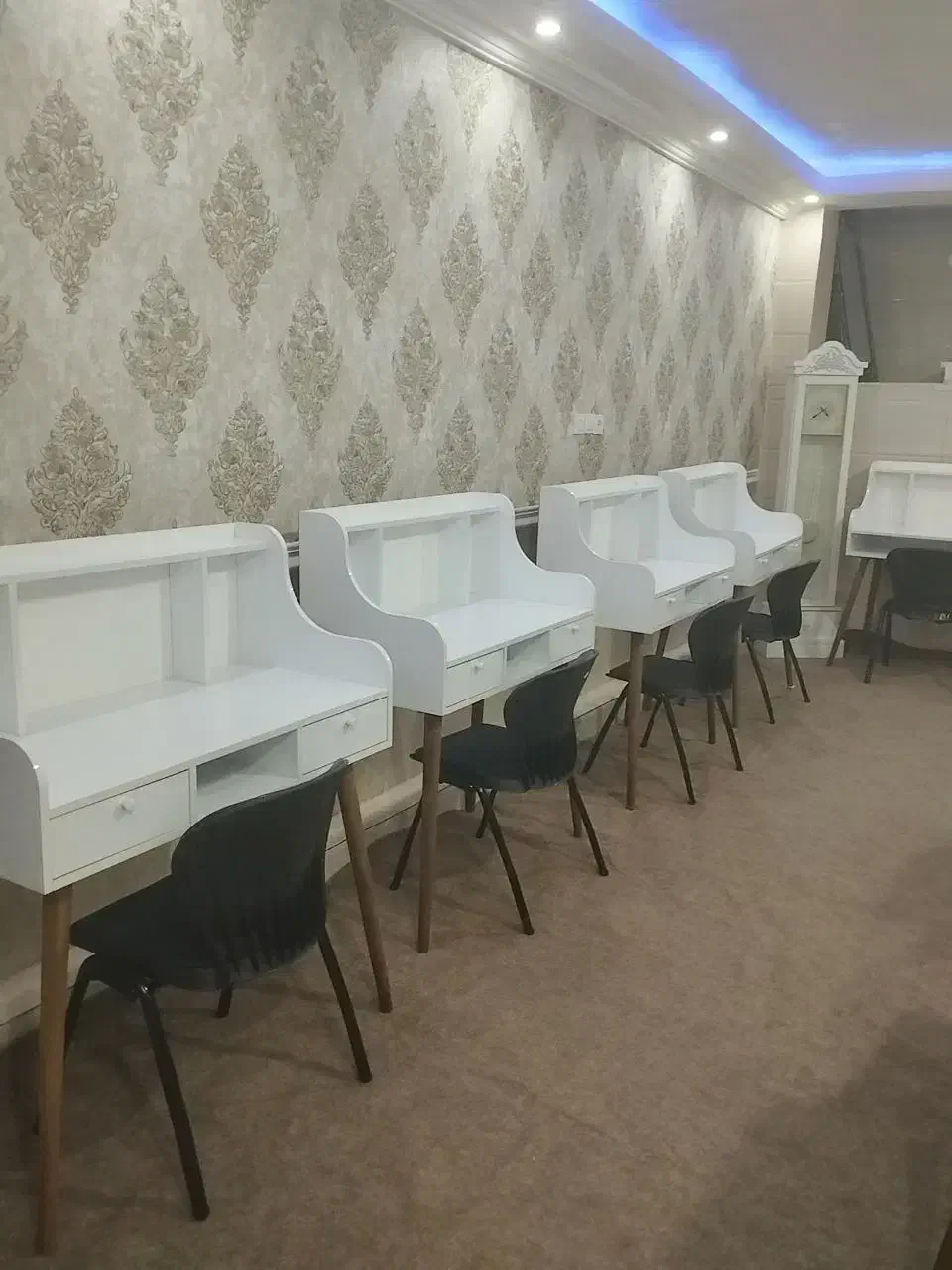 سالن مطالعاتی اندیشه|خدمات آموزشی|زابل, |دیوار