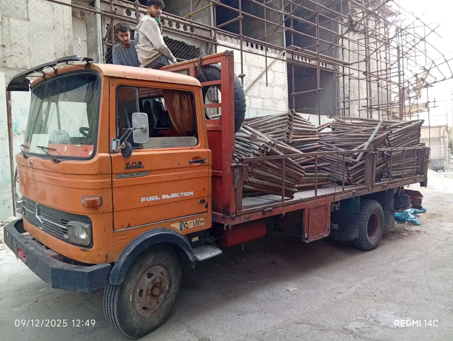 بنز خاور 608 اوراقی|خودرو سنگین|اندیشه, اندیشه فاز ۴|دیوار