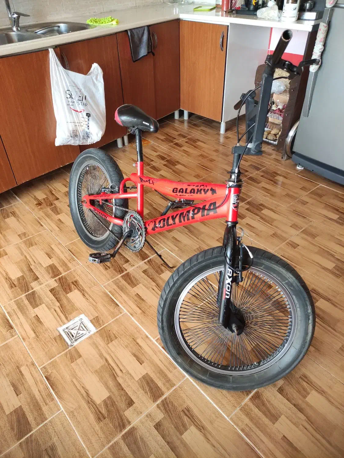 دوچرخه بی ام ایکس اولمپا|دوچرخه، اسکیت، اسکوتر|صدرا-فارس, فاز ۲|دیوار