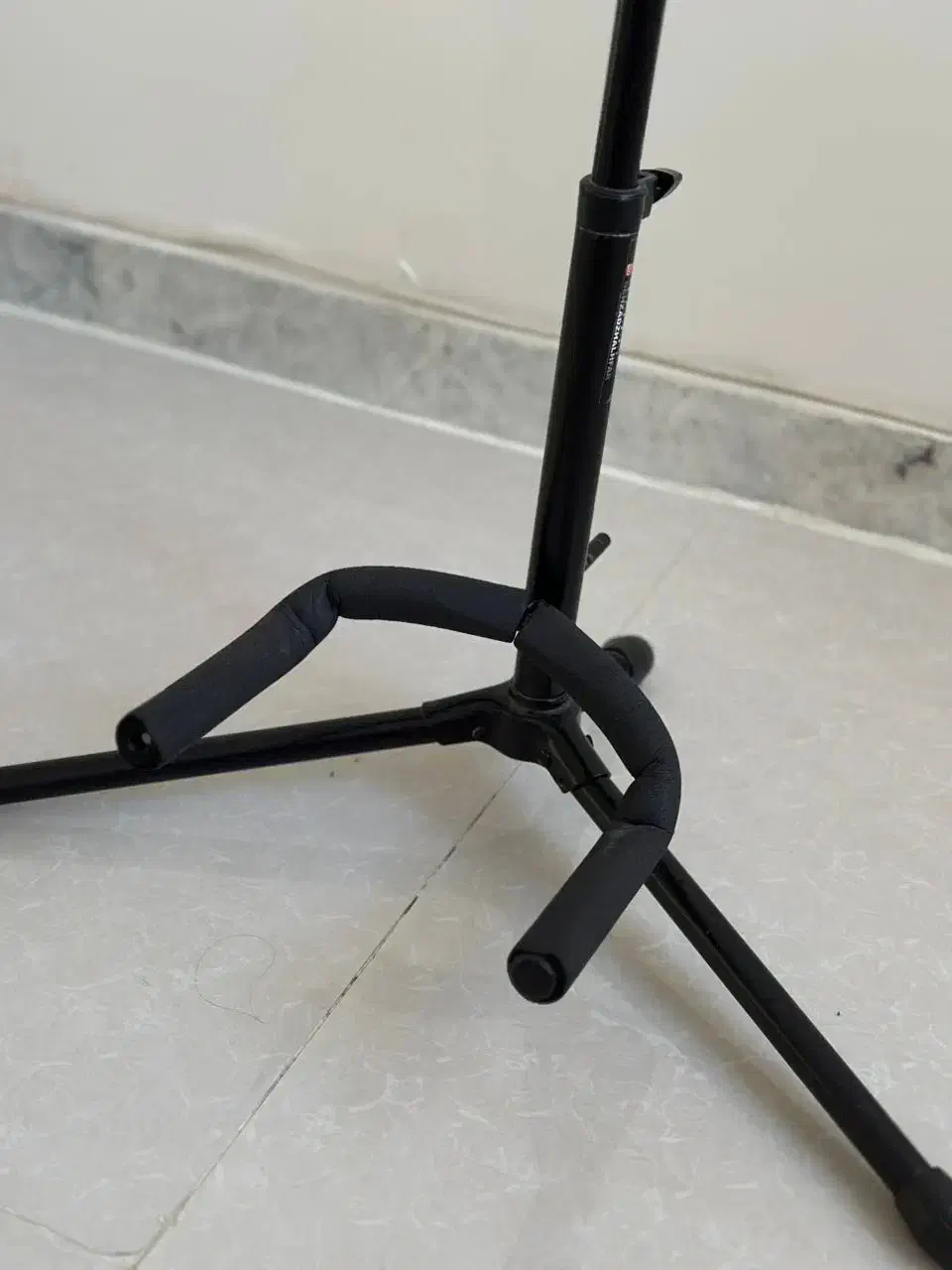 پایه باغلاما|گیتار، بیس، امپلیفایر|ارومیه, |دیوار