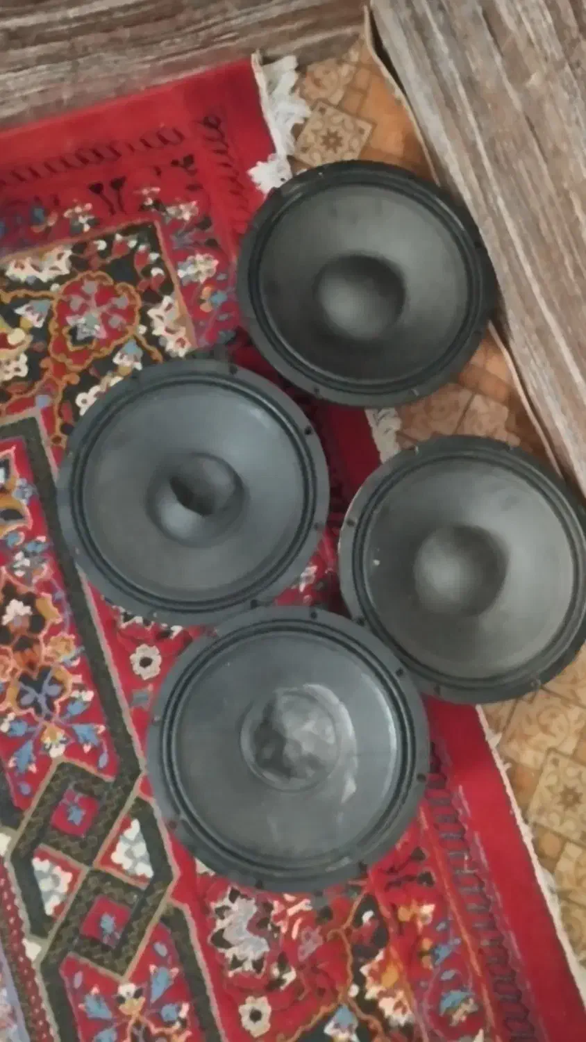 ساب ووفر دایناکورد|صوتی و تصویری|شیراز, کرونی(خاتونک)|دیوار