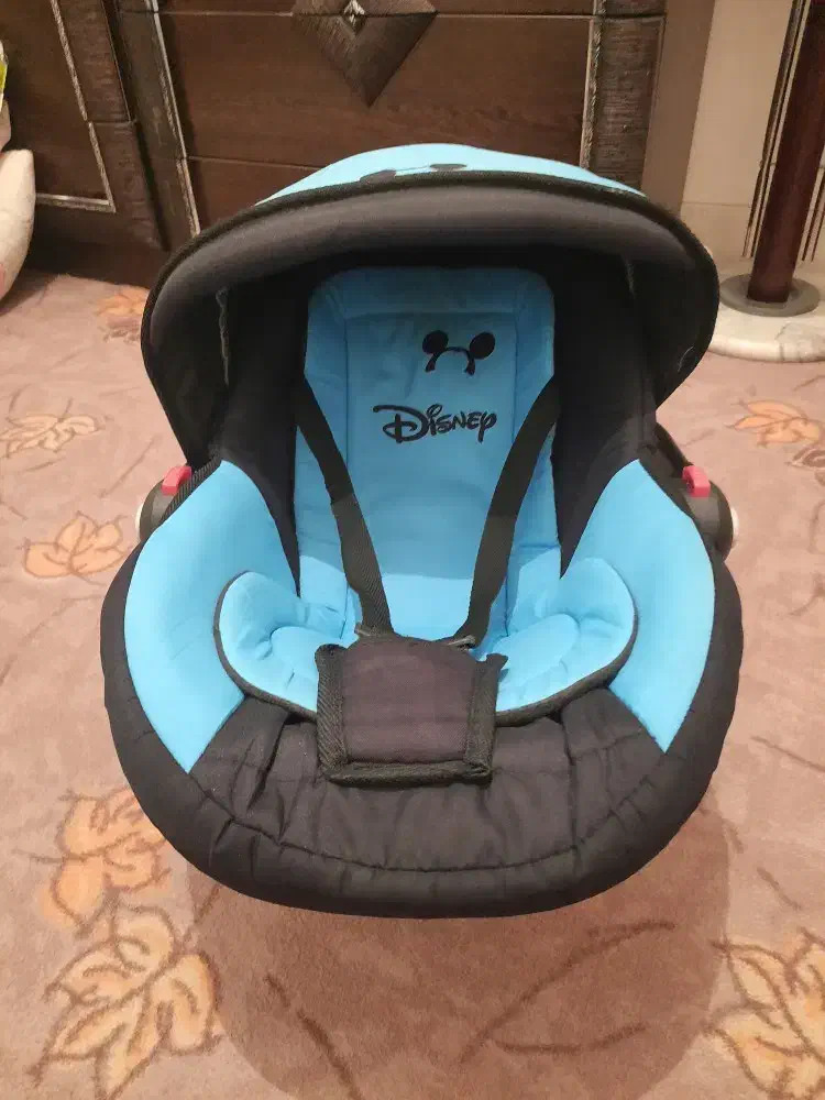 کریر در حد نو تمیز|تخت و صندلی بچه|پاکدشت, پارچین|دیوار