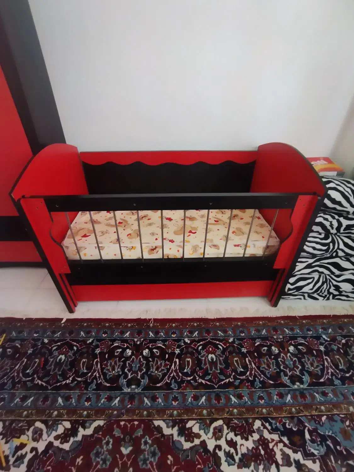 تخت و کمد|تخت و صندلی بچه|کوهدشت, |دیوار