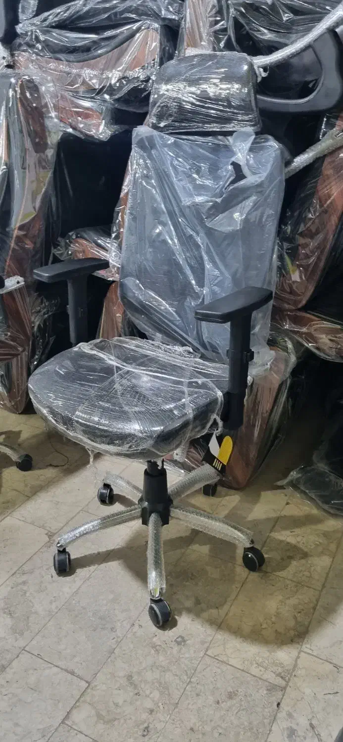 صندلی اداری پشت توری|صندلی و نیمکت|مشهد, شفا|دیوار