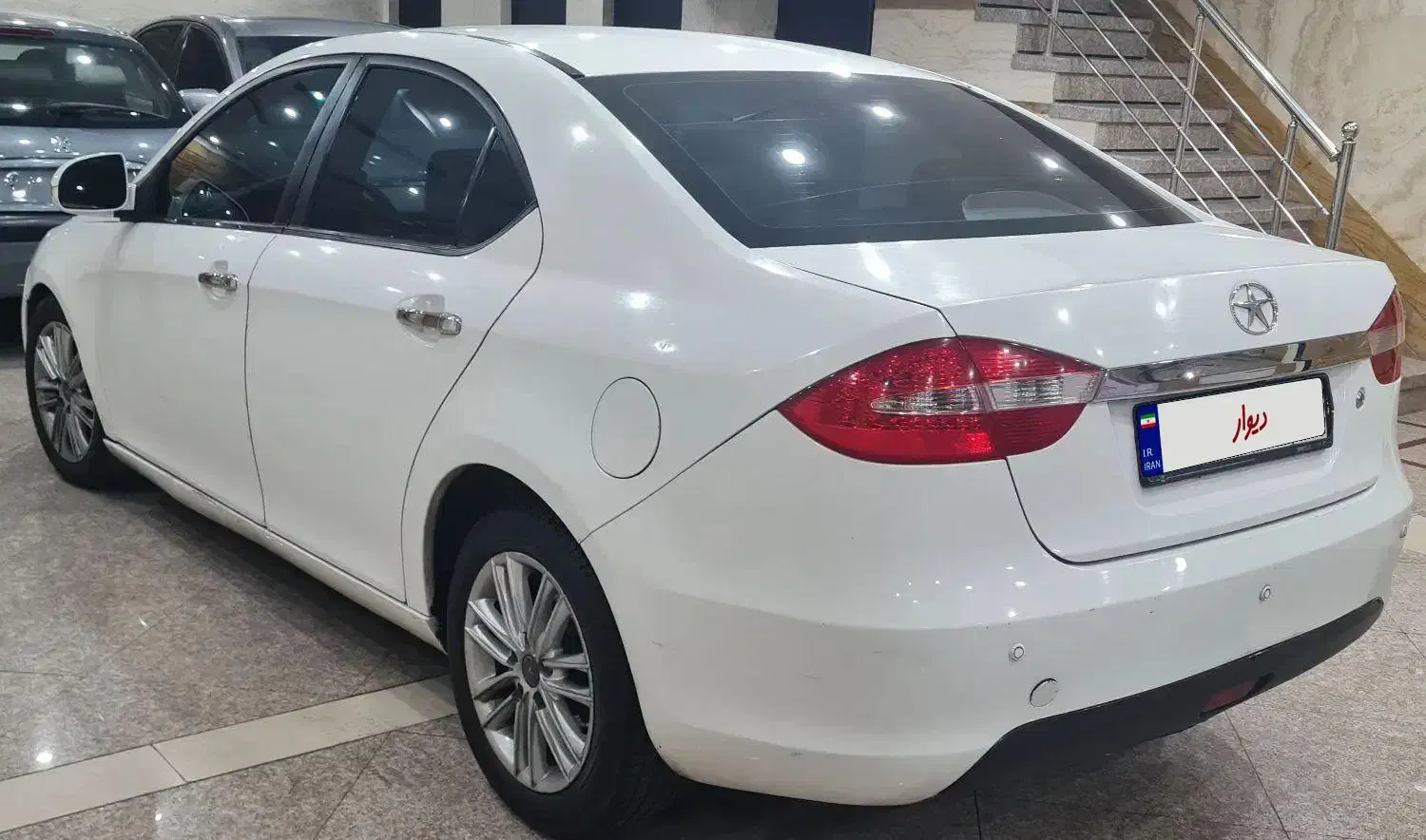 جکj5 سند اول سالم آخر ۹۶سفید|خودرو سواری و وانت|تهران, هروی|دیوار