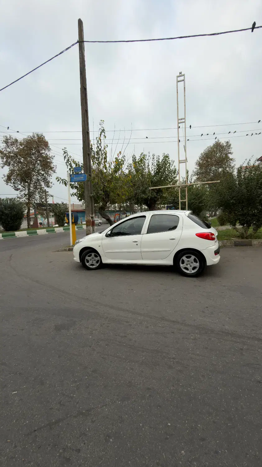 ۲۰۷ مدل۹۶ کم کار و خیلی تمیز|خودرو سواری و وانت|رشت, شهرک صبا|دیوار