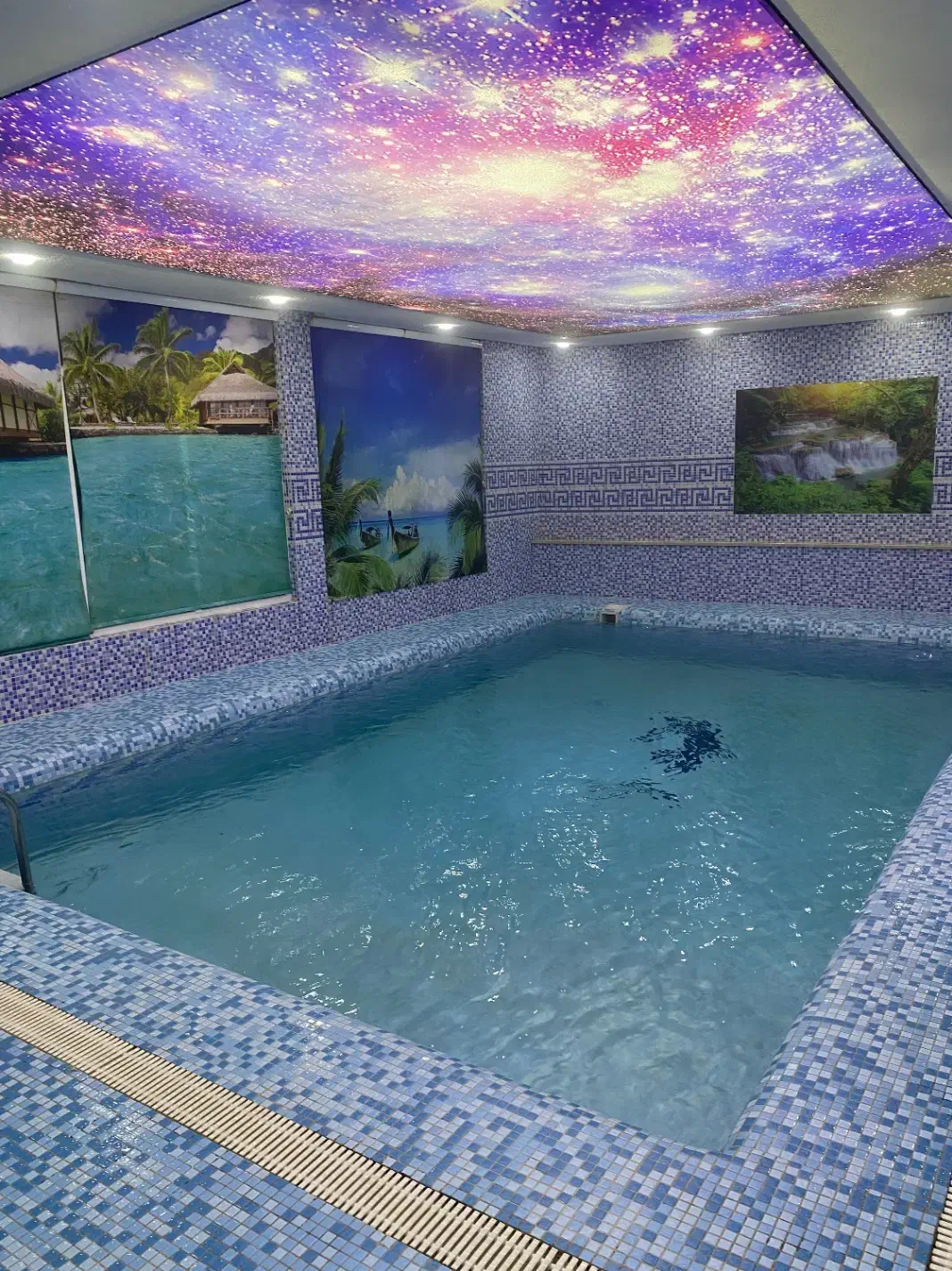 باغ ویلا داخل شاندیزاستخرآب گرم سرپوشیده|اجارهٔ کوتاهمدت ویلا و باغ|شاندیز, |دیوار