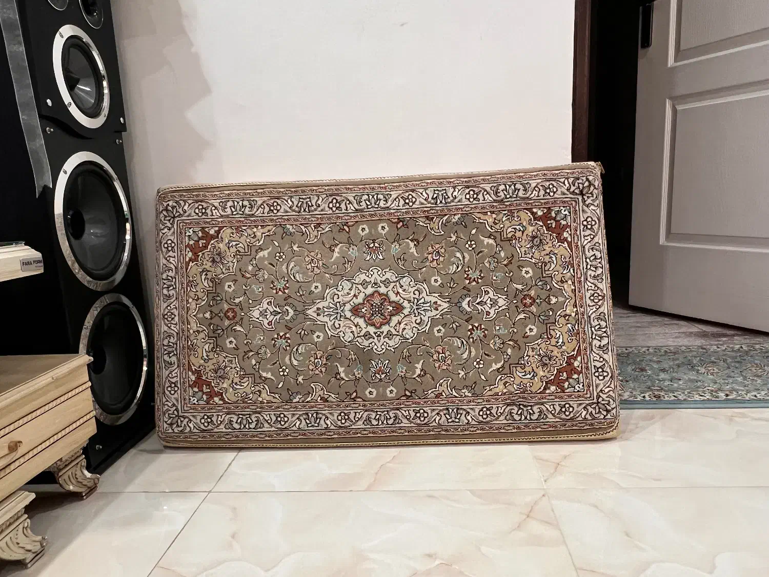 یک جفت پشتی سالم گردویی|پشتی|نسیم‌شهر, |دیوار